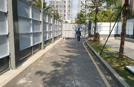 舊改項(xiàng)目圍擋 + 大門完美落地